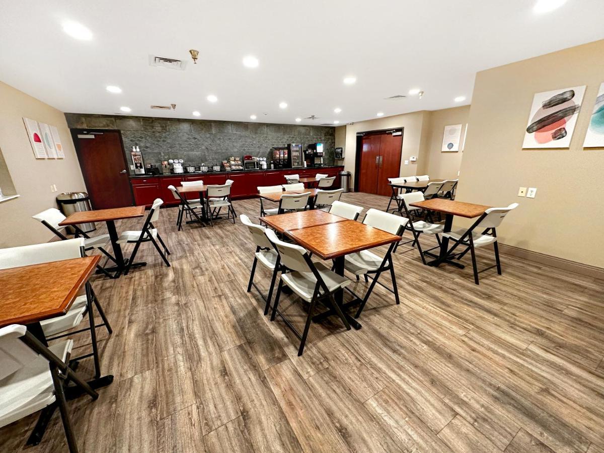 Estherville Hotel & Suites Exterior foto